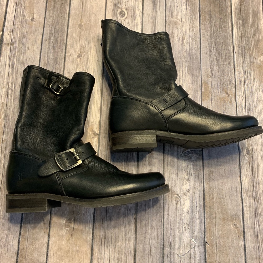 Frye Veronica Short black leather buckle boots